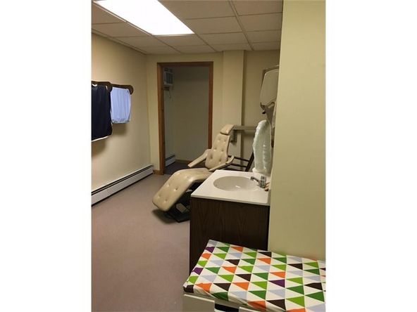 23 Spring St, Dexter, ME 04930